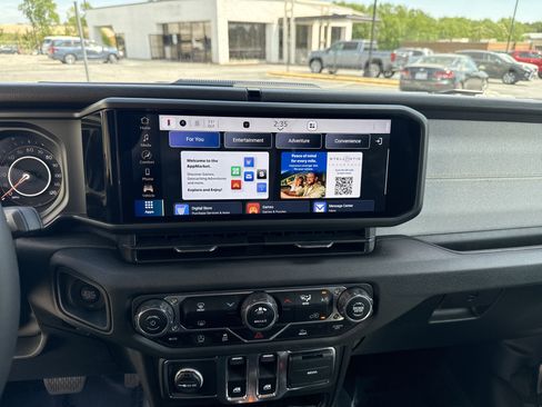 Used 2025 Jeep Wrangler Sport image 24