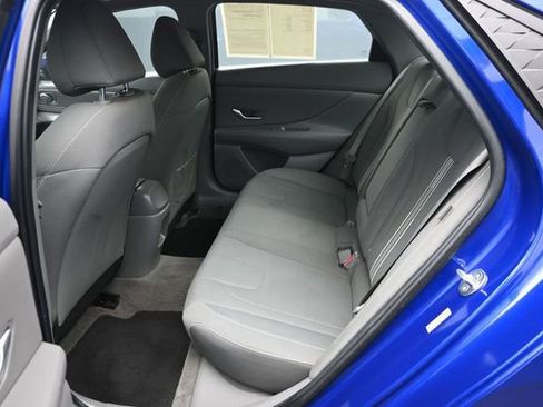 Used 2024 Hyundai Elantra SEL w/ Convenience Package FWD image 12