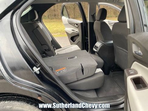 Used 2022 Chevrolet Equinox LS image 35