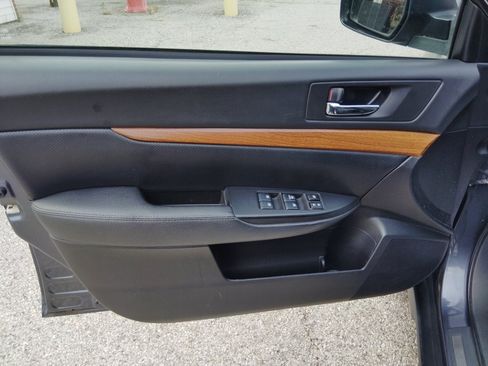 Used 2014 Subaru Outback 3.6R Limited w/ Moonroof Package AWD/4WD image 11