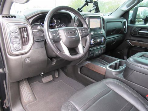 Used 2022 GMC Sierra 2500 Denali w/ Denali Ultimate Package image 16