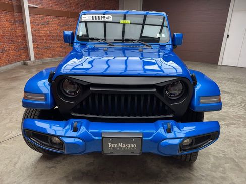 Used 2023 Jeep Gladiator Overland AWD/4WD image 6