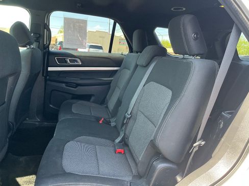 Used 2016 Ford Explorer XLT AWD/4WD image 28