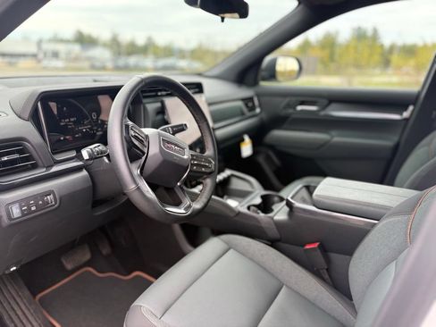 Used 2026 GMC Terrain AT4 w/ Convenience Package III AWD/4WD image 12