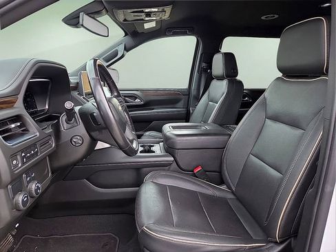 Used 2022 Chevrolet Suburban Premier image 17