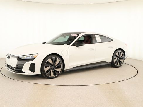 Used 2024 Audi e-tron GT Prestige image 13