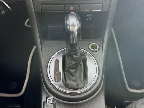Used 2013 Volkswagen Beetle 2.5 FWD image 16