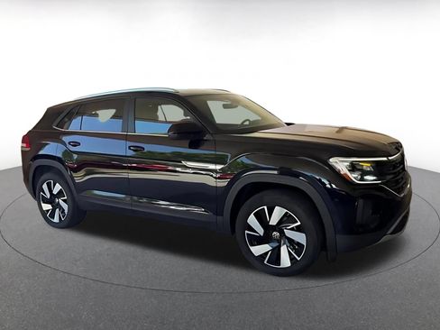 Used 2026 Volkswagen Atlas Cross Sport SE FWD image 16