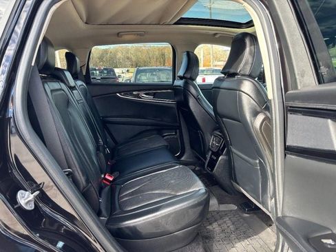 Used 2022 Lincoln Nautilus Reserve image 10