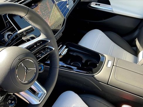 New 2026 Mercedes-Benz E 53 AMG e 4MATIC Sedan image 8