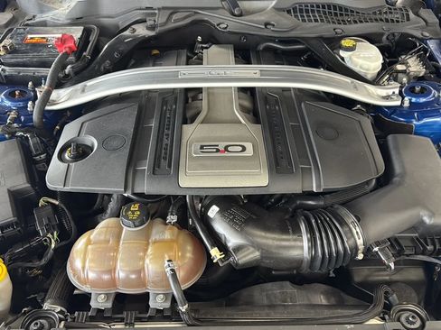 Used 2018 Ford Mustang GT Premium RWD image 35