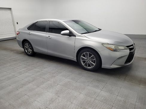 Used 2016 Toyota Camry SE image 11