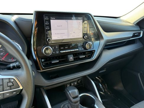 Used 2020 Toyota Highlander L image 12