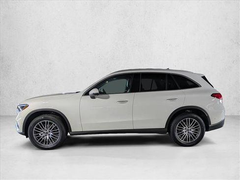 Certified 2025 Mercedes-Benz GLC 300 image 12