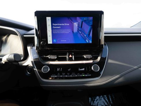 Used 2025 Toyota Corolla SE w/ SE Package image 17