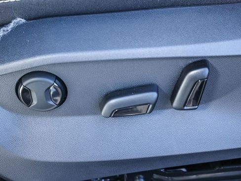 New 2025 Volkswagen Taos SE image 37