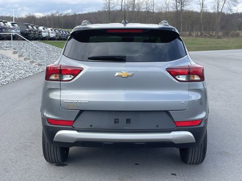 Used 2024 Chevrolet TrailBlazer LT w/ Driver Confidence Package FWD image 4
