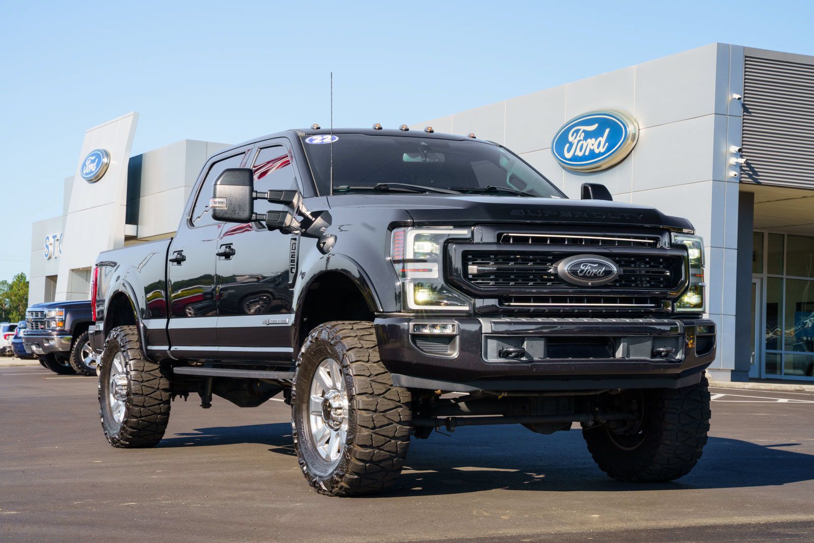 Certified 2022 Ford F250 Lariat w/ Tremor Off-Road Package AWD/4WD image 1