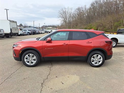 Used 2022 Chevrolet Blazer LT image 2