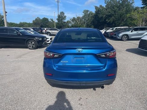 Used 2019 Toyota Yaris LE FWD image 3
