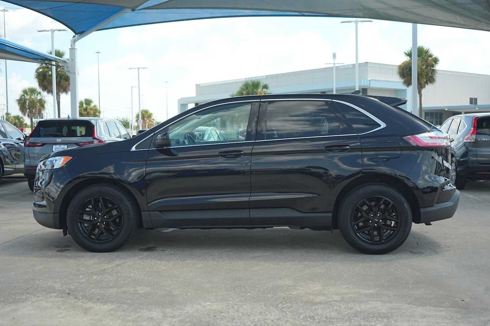 Used 2024 Ford Edge SEL AWD/4WD image 3