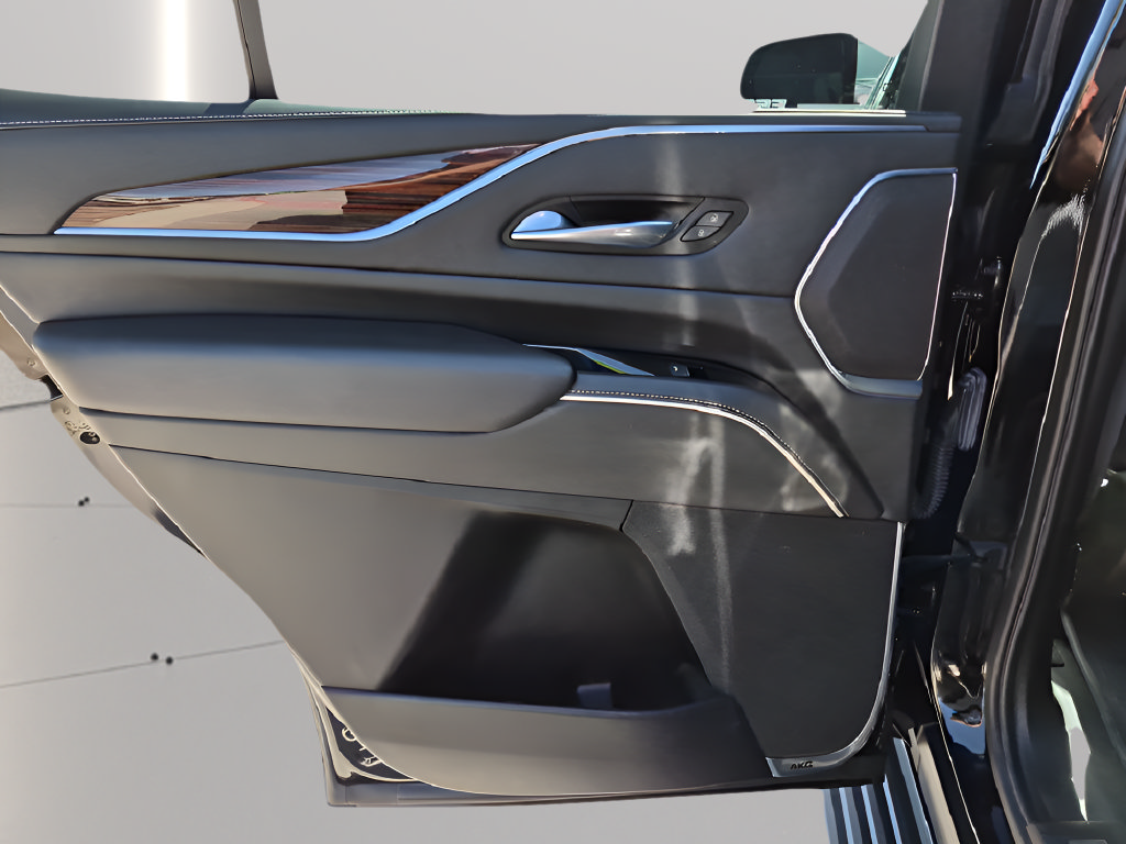 Used 2022 Cadillac Escalade Premium Luxury w/ Performance Package RWD image 39
