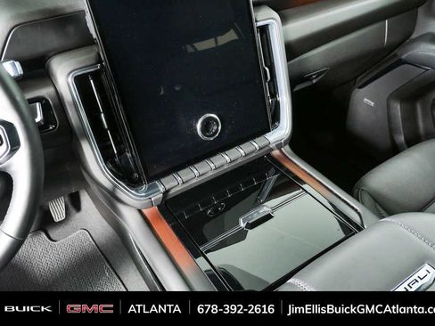 Used 2025 GMC Yukon Denali AWD/4WD image 18