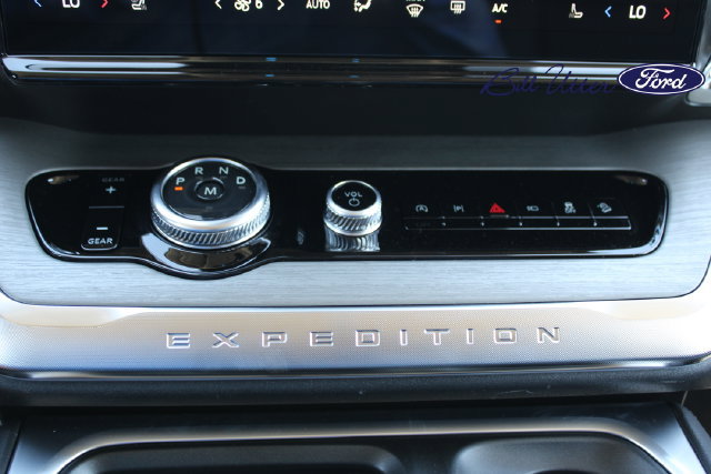 New 2026 Ford Expedition Platinum w/ Driver's Package AWD/4WD image 15