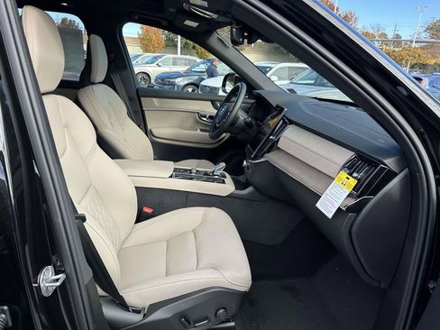 New 2026 Volvo XC90 T8 Plus w/ Protection Package Premier image 11
