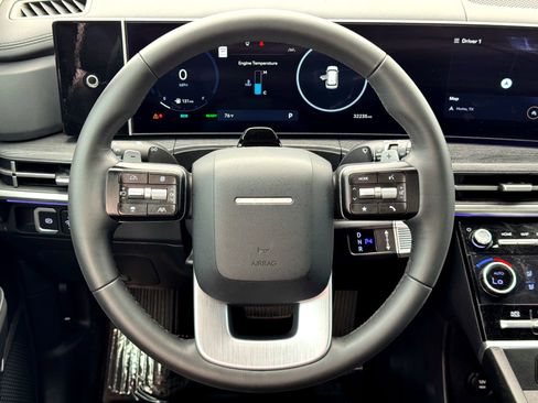 Used 2025 Hyundai Santa Fe Limited image 29