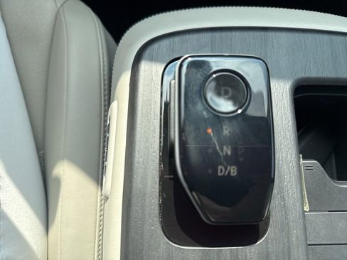 Used 2023 Nissan Ariya FWD image 35