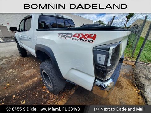 Used 2020 Toyota Tacoma TRD Off-Road image 3
