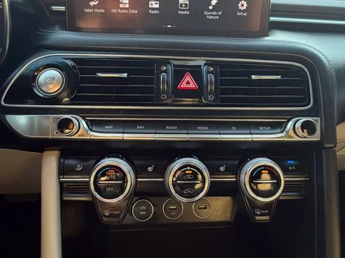 Used 2022 Genesis G70 3.3T RWD image 21