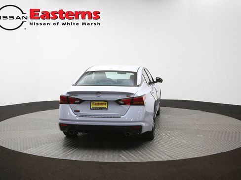 Used 2023 Nissan Altima 2.5 SR w/ SR Premium Package image 37