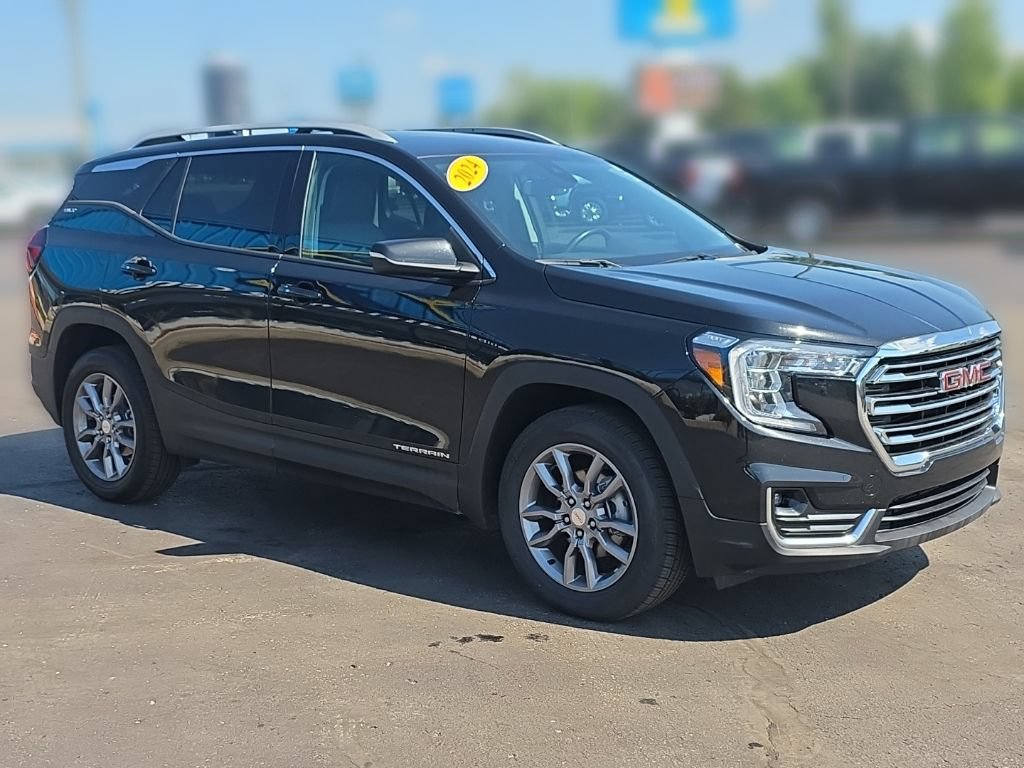 Used 2024 GMC Terrain SLT AWD/4WD image 4
