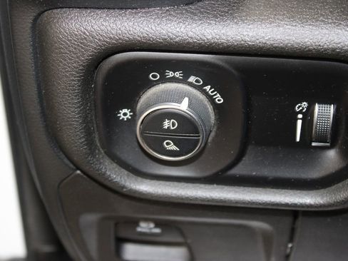 Used 2022 RAM 1500 Big Horn AWD/4WD image 42