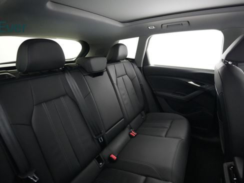 Used 2025 Audi Q6 e-tron Premium w/ Convenience Package RWD image 5