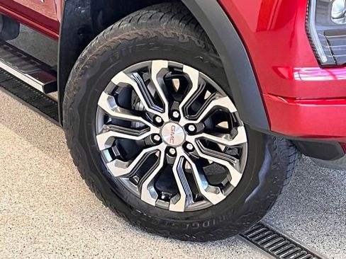 Used 2024 GMC Canyon Denali AWD/4WD image 30