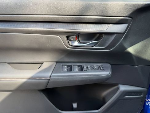 Used 2025 Honda CR-V Sport image 16