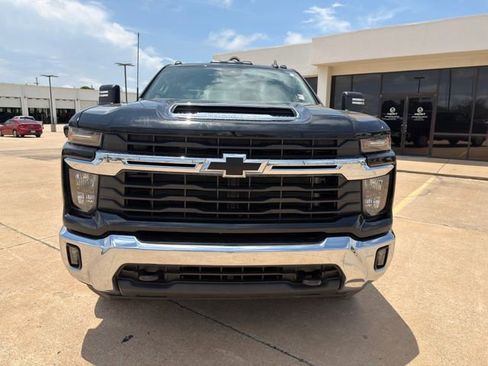 Used 2024 Chevrolet Silverado 2500 LT w/ Convenience Package AWD/4WD image 4