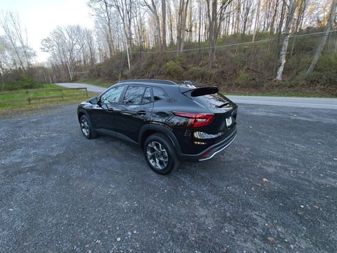 New 2026 Chevrolet Trax LT image 3