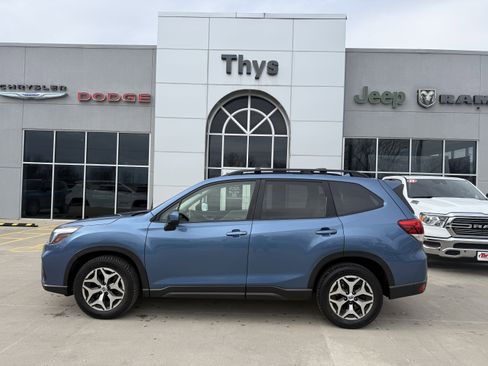 Used 2019 Subaru Forester Premium w/ All-Weather Package image 39