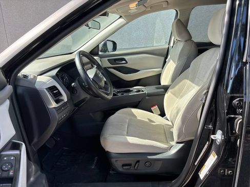 Used 2025 Nissan Rogue SV AWD/4WD image 4