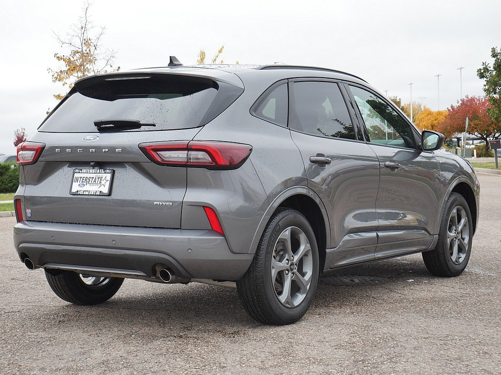 Used 2024 Ford Escape ST-Line w/ Tech Pack #1 AWD/4WD image 6