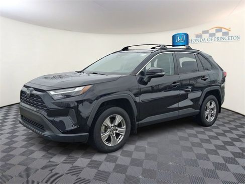 Used 2023 Toyota RAV4 XLE w/ Convenience Package image 3