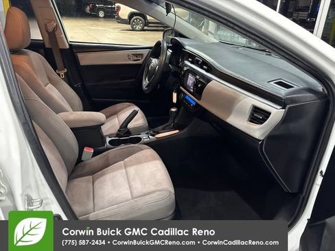 Used 2015 Toyota Corolla LE FWD image 15