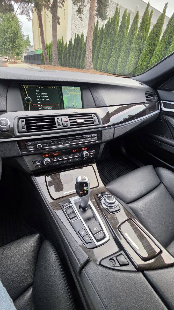Used 2012 BMW 528i xDrive Sedan AWD/4WD image 16
