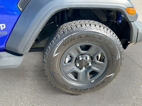 Used 2019 Jeep Wrangler Sport S image 28