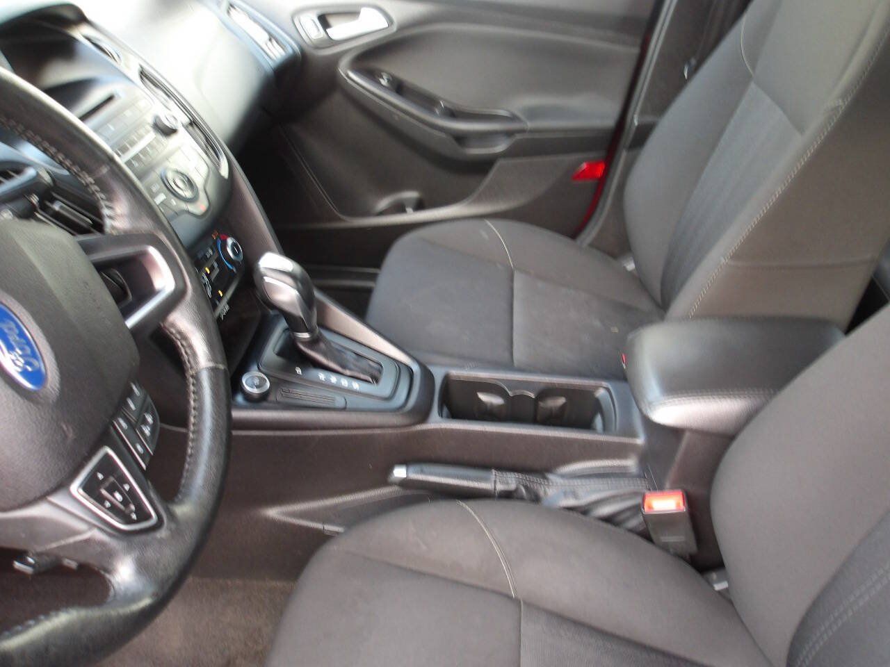 Used 2015 Ford Focus SE w/ SE Sport Package FWD image 19
