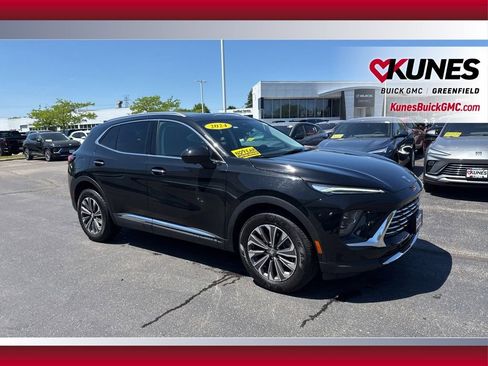 Used 2024 Buick Envision Preferred AWD/4WD image 2